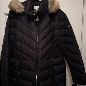 Michael Kors Black Puffer Jacket with Hood and Quilted Design